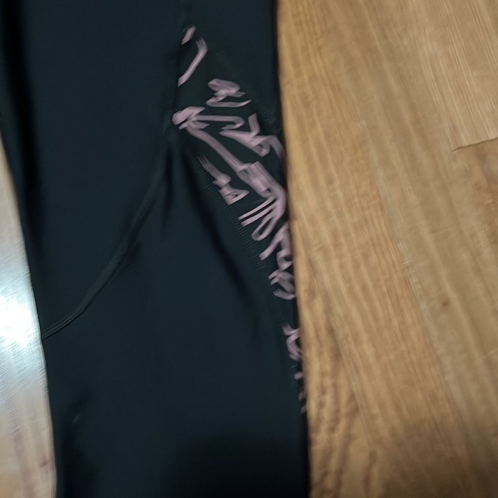 Under Armor Compression Capri Length Leggings - image 2